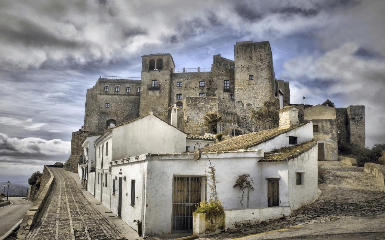 Hotel Tugasa Castillo De Castellar Кастельяр-де-ла-Фронтера Екстер'єр фото